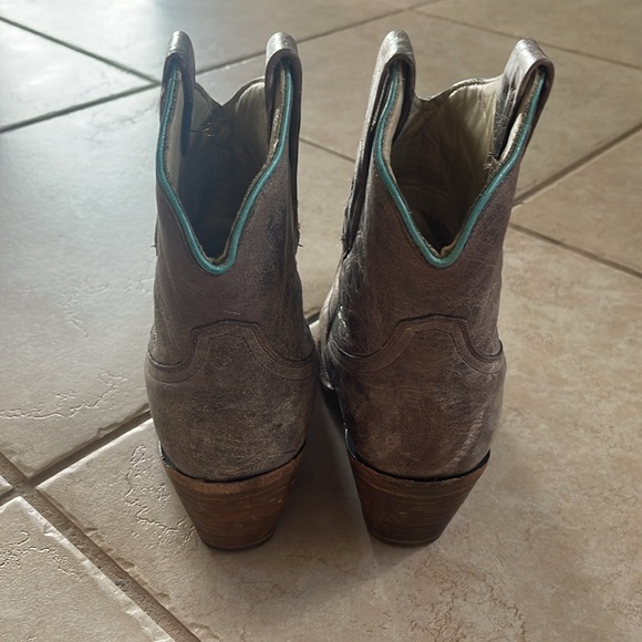 Gorgeous Cowboy Boots - Picture 4 of 6